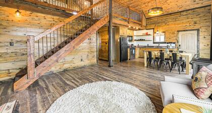 Hike, Hunt & Unwind: Mtn-View Cabin in Del Norte!