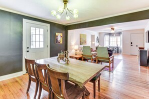 Interior - Bike, Hike & Unwind at Doodle Trailside Retreat (Pickens)