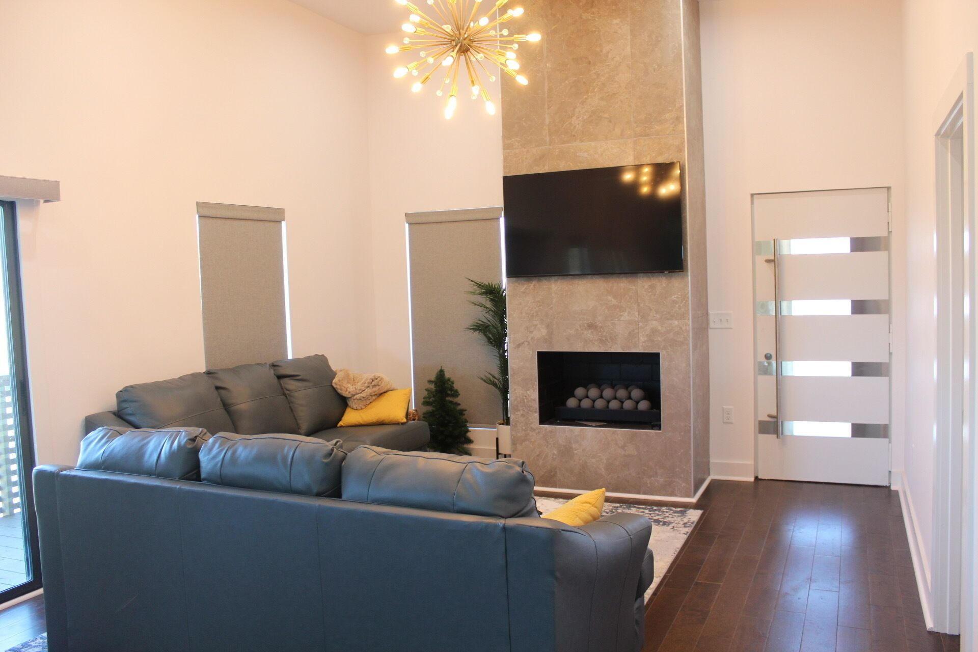 智能电视、壁炉