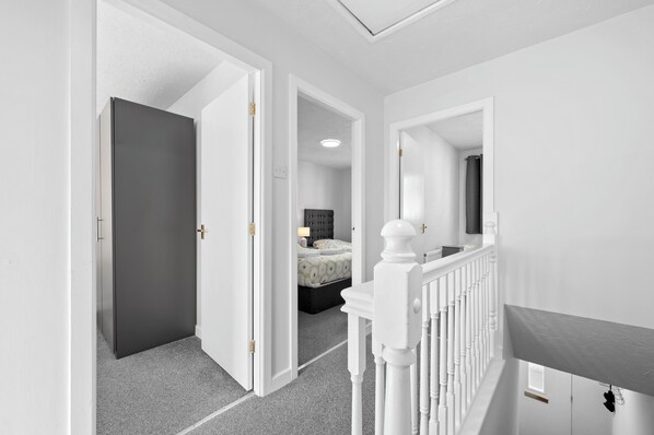 Interior - Near the city centre/ Long term stays/ Contractors/ Workers/ Holiday home. (Old Trafford)