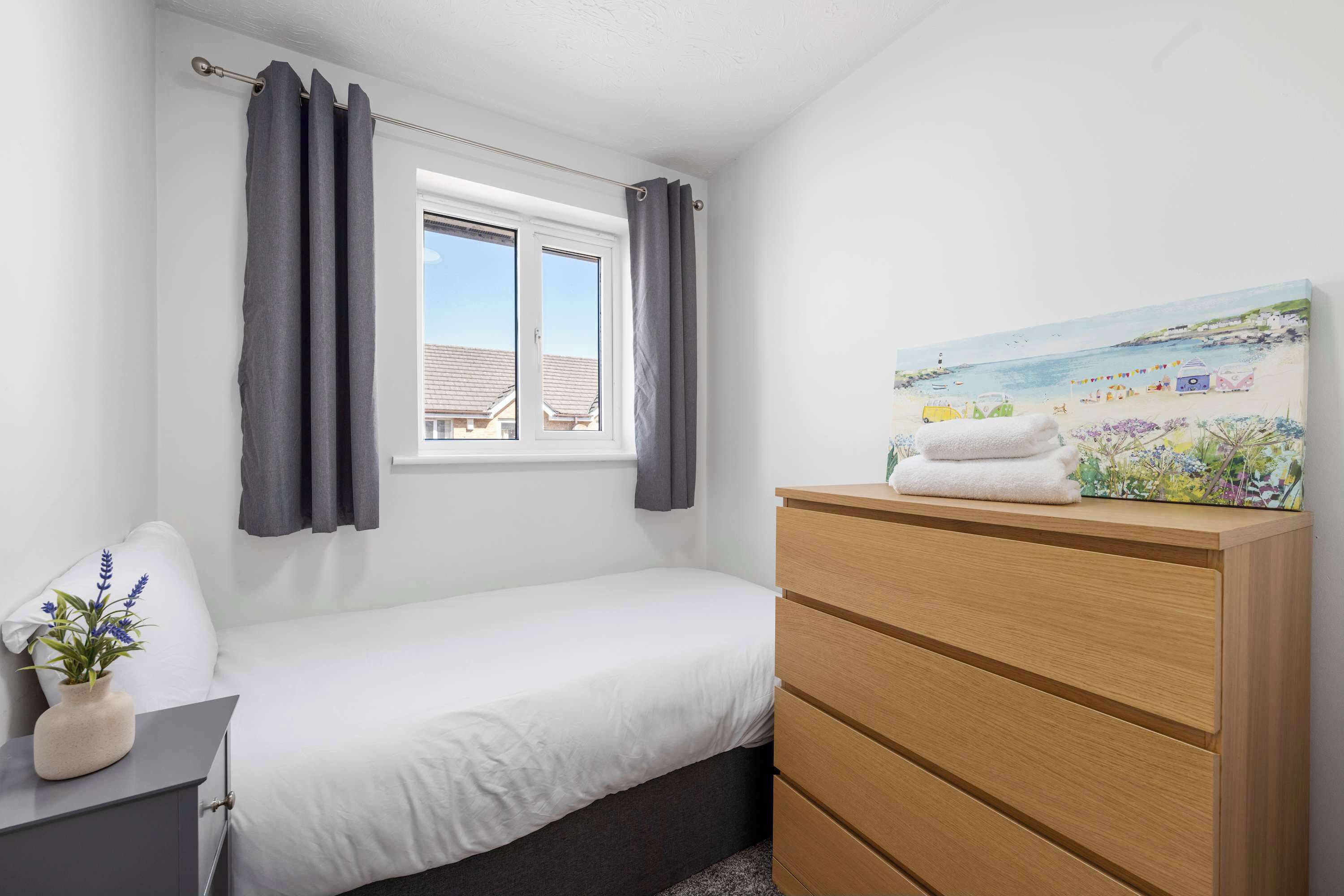 3 bedrooms, iron/ironing board, WiFi, bed sheets