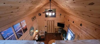 Wonderful cabin with WiFi and AC in marvelous Clarksville