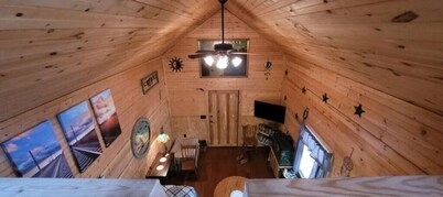 Wonderful cabin with WiFi and AC in marvelous Clarksville