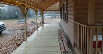 Wonderful cabin with WiFi and AC in marvelous Clarksville