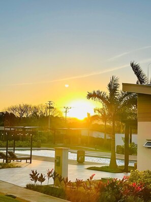 Pool - Charming 2-bedroom condo with shared pool, gym, Wi-Fi, one parking space (Provincia de Alajuela)