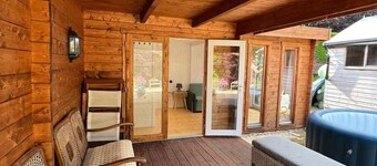 Secluded Hot Tub Cabin Retreat, Bromham, Wilts near Bath for relaxing getaway