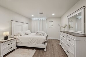 3 bedrooms, WiFi, bed sheets