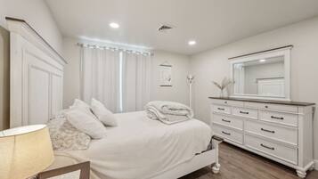 3 bedrooms, WiFi, bed sheets