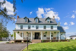 Exterior - The Charming Nest on an Amish Equestrian Farm (Rising Sun)
