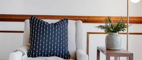 Télévision, cheminée