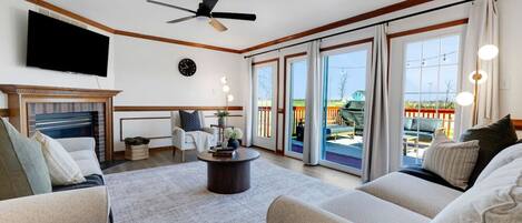 Télévision, cheminée