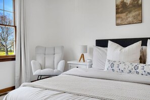 4 bedrooms, desk, iron/ironing board, travel cot