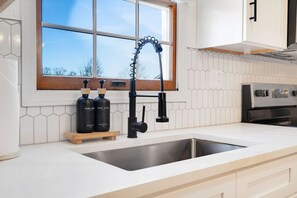 Microwave, dishwasher, coffee/tea maker, toaster