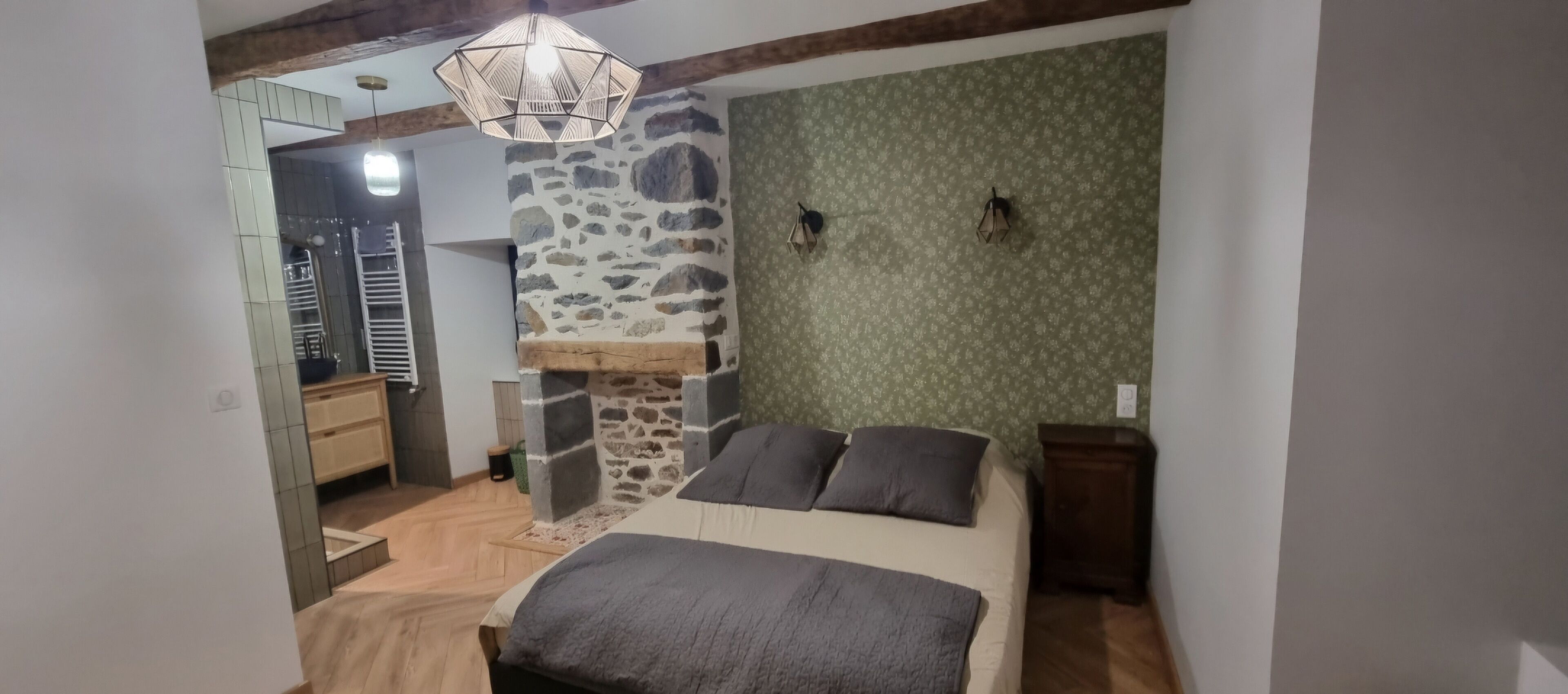 3 chambres, fer et planche à repasser, Wi-Fi gratuit