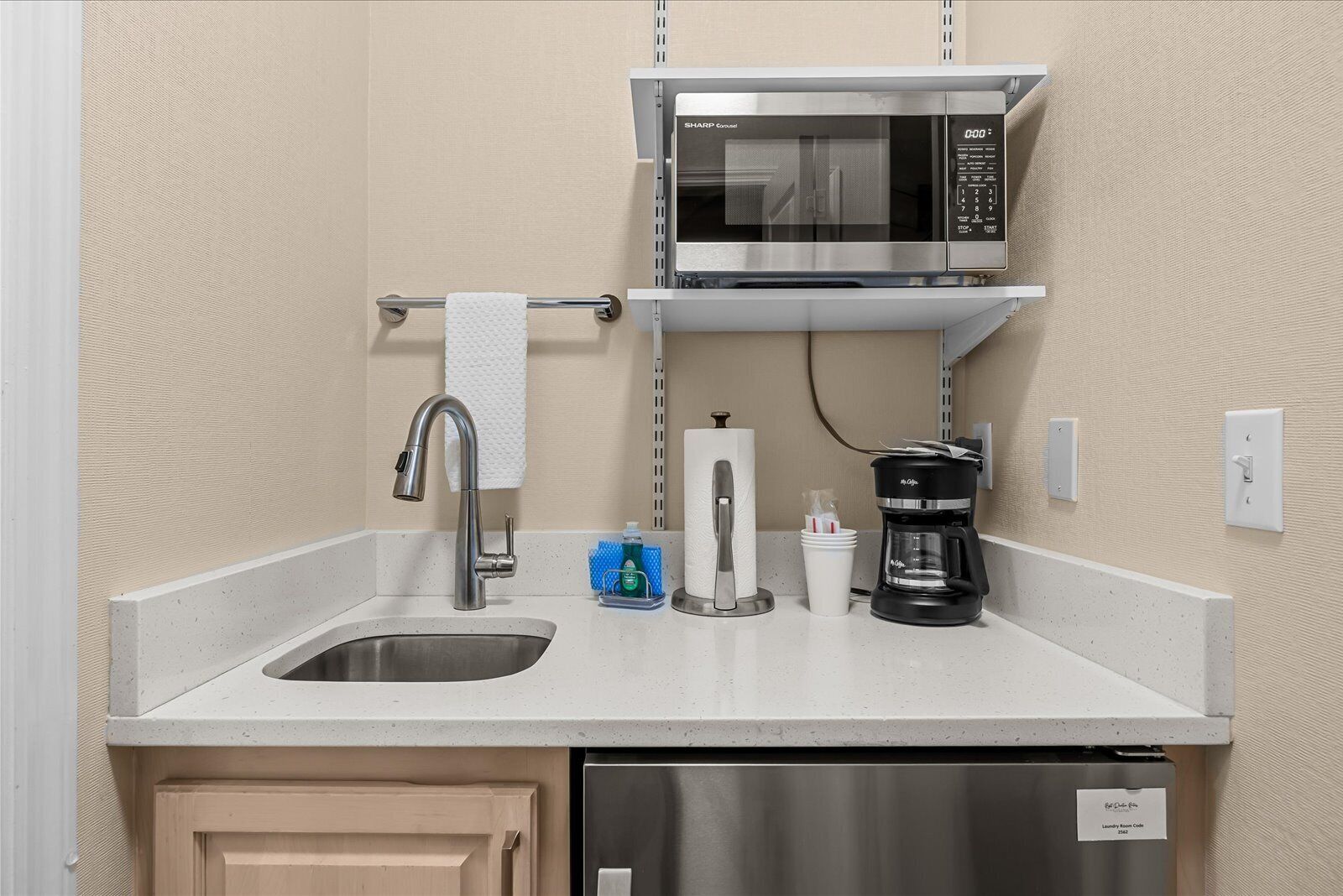 Coffee/tea maker, microwave