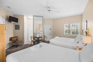 1 bedroom, iron/ironing board, WiFi, bed sheets - Right Direction Rentals Studio Villa 9981 (Port St. Lucie)