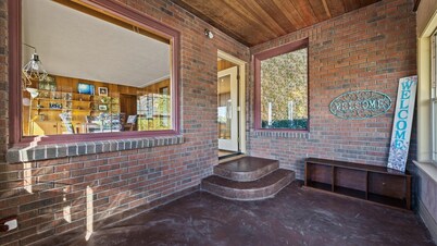 Spacious 5-bedroom house with WiFi, AC in charming Palisade