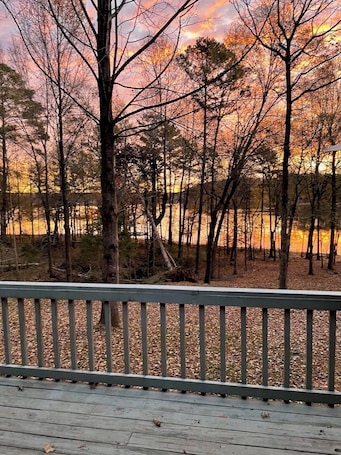 Property grounds. Waterfront 3br home on Lake Hartwell near Clemson