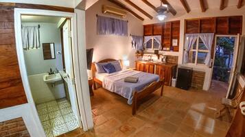 4 bedrooms, WiFi, bed sheets