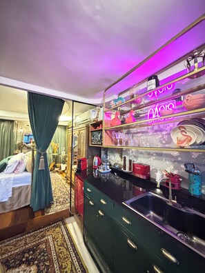 1 bedroom, WiFi, bed sheets