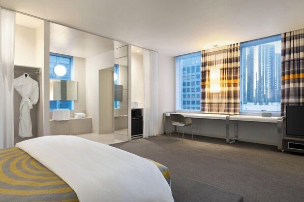 3 slaapkamers, een strijkplank/strijkijzer, gratis wifi, beddengoed