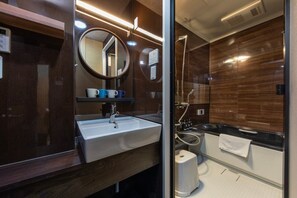 Douche, sèche-cheveux