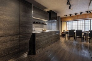 Fridge, microwave, stovetop, electric kettle