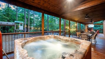 Bain à remous intérieur