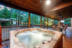 Indoor spa tub