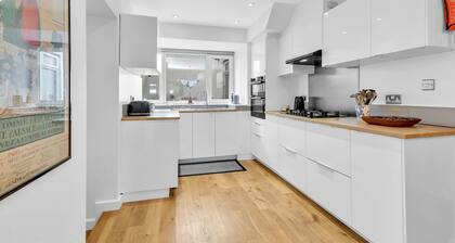 Artist Haven With Parking By My Getaways