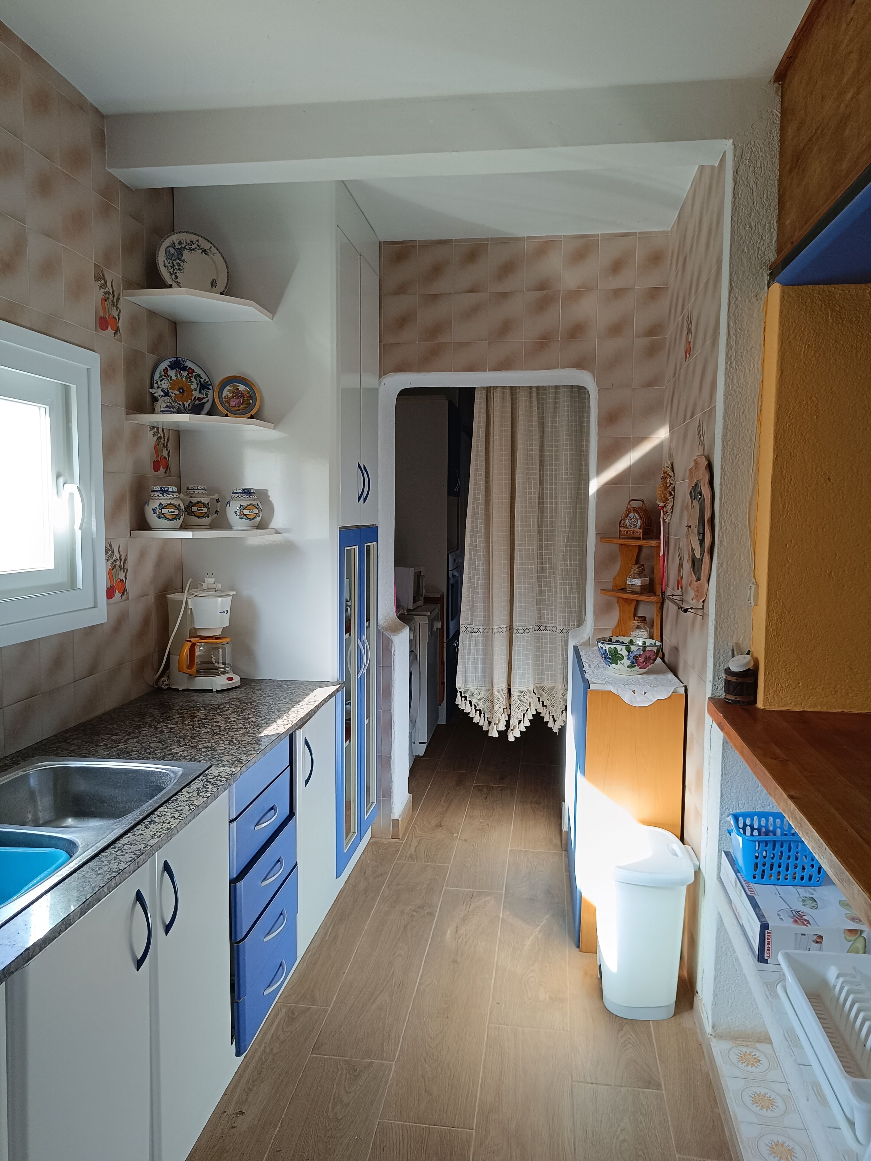 Batterie de cuisine, vaisselle et ustensiles