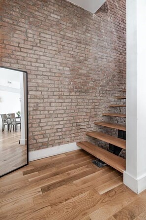 Interior - Spacious apartment in charming Brooklyn with WiFi, AC. Book now (Brooklyn)
