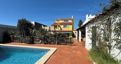 Relaxing 5-Bedroom Villa with Private Pool, Outdoor Playground, Barbeque zona.