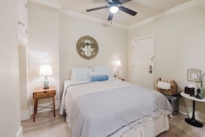 1 bedroom, desk, free WiFi, bed sheets