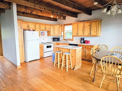 Castle Black A charming ocean view 3-bedroom cottage in Kildare PEI