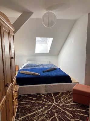 3 bedrooms, free WiFi, bed sheets