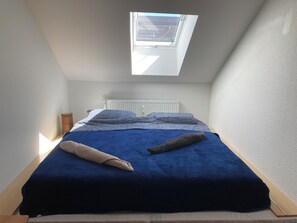 3 bedrooms, free WiFi, bed sheets