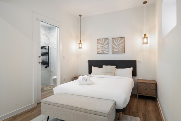 Iron/ironing board, free WiFi, bed sheets