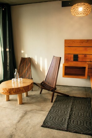 Kahden hengen deluxe-huone, järvinäköala | Terassi/patio