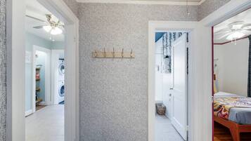 2 bedrooms, desk, iron/ironing board, WiFi