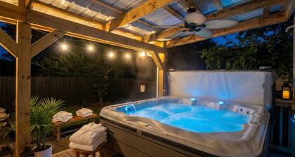 POOL + HOT TUB | Quaint Cottage in heart of LYH