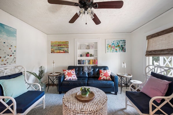 TV - POOL + HOT TUB | Quaint Cottage in heart of LYH (Lynchburg)