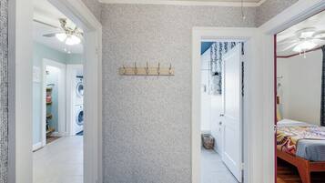 2 bedrooms, desk, iron/ironing board, WiFi