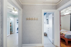 2 bedrooms, desk, iron/ironing board, WiFi - POOL + HOT TUB | Quaint Cottage in heart of LYH (Lynchburg)