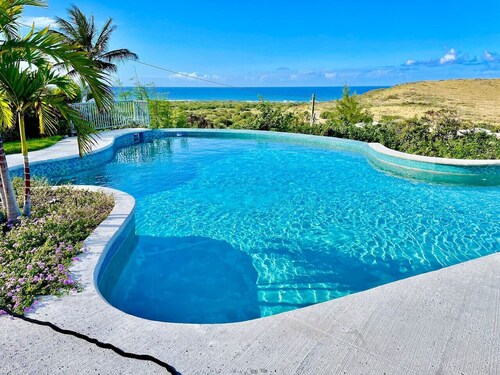 Hook ’em on Paradise - Luxury Villa