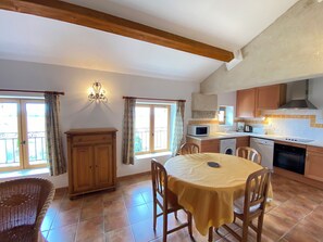 Dining - 04B9 : Beautiful T3 in the heart of lavender - pool (Brunet)
