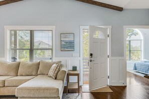 Smart-TV, Videospiele, Bücher, Stereoanlage