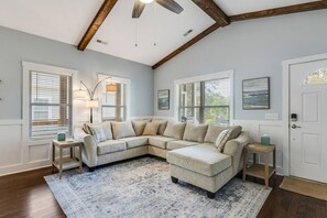 Smart-TV, Videospiele, Bücher, Stereoanlage