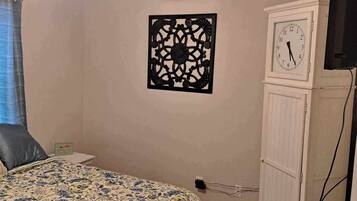 2 slaapkamers, een strijkplank/strijkijzer, wifi, beddengoed