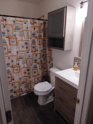 Hårtørrer, håndklæder, Sæbe, Toiletpapir